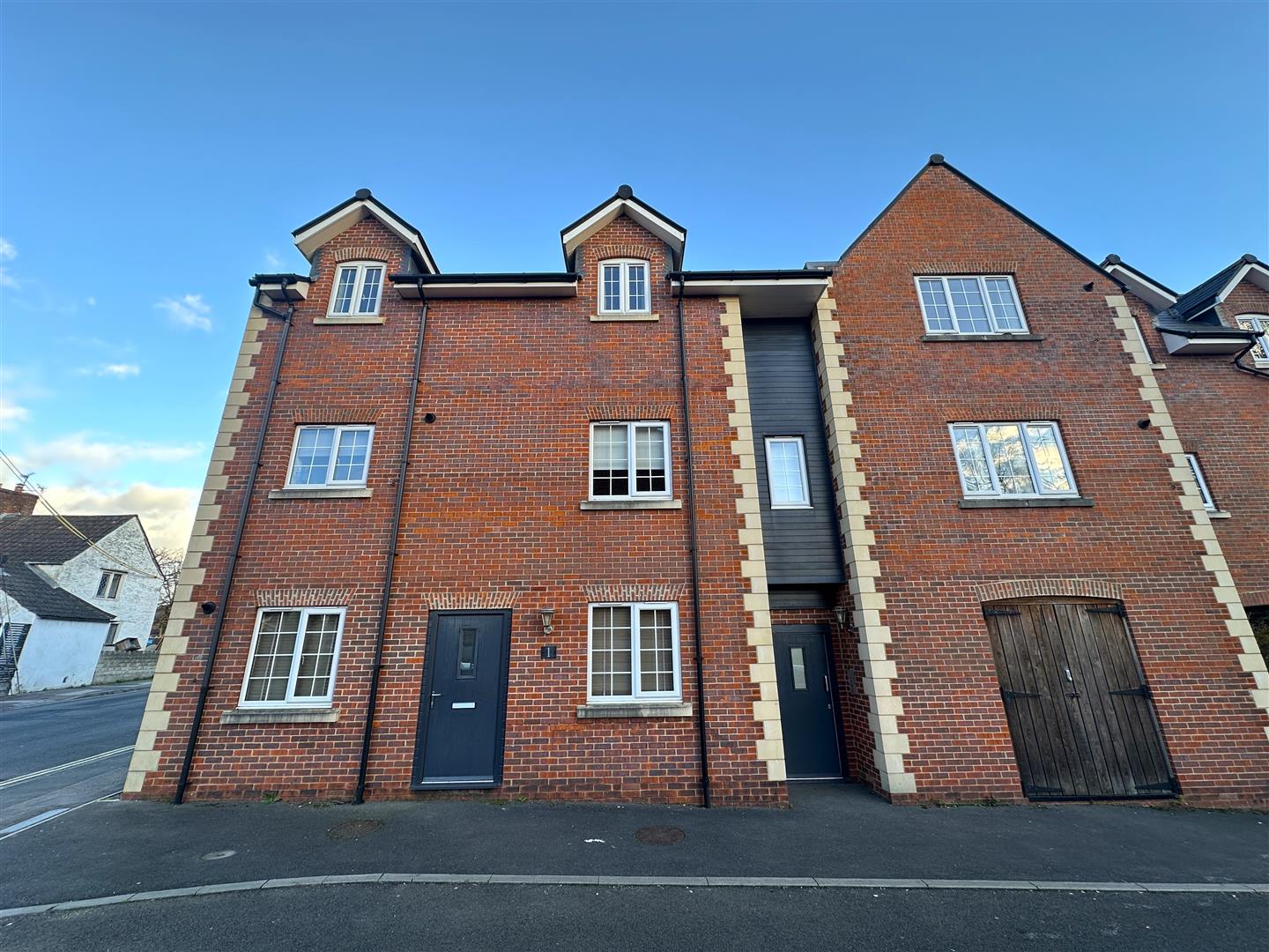 West End Close, Chippenham